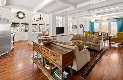 South Burlington Casa | Amazing view, private, close to UVM, Burlington, St Mikes, skiing, and pool
