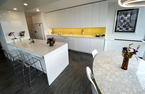 Cherry Creek Condominio | Amazing Views 2-bedroom condo in Denver's Cherry Creek North area