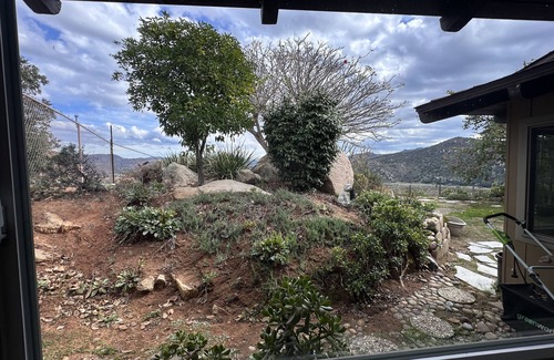 Escondido Casa | Amazing views. 8 min to I-15. Large rooms & outdoor patios. Monthly discount!