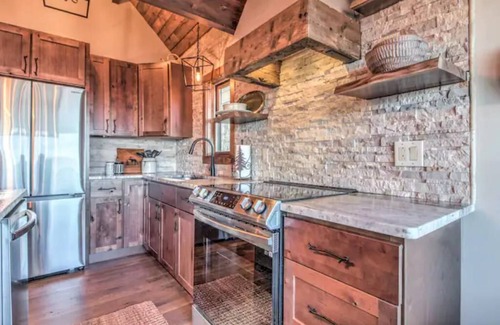 Andover Casa | Amazing Views and Sunsets in a fully remodeled VT home