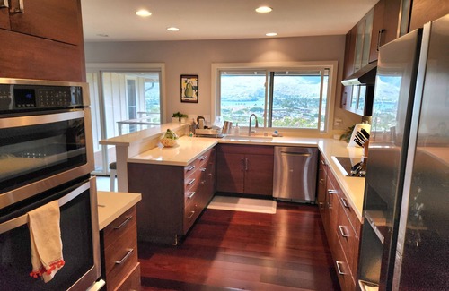Portlock Casa | Amazing views! Exclusive & peaceful Hawaii Kai. Walk to ocean & hikes, Pool, AC,