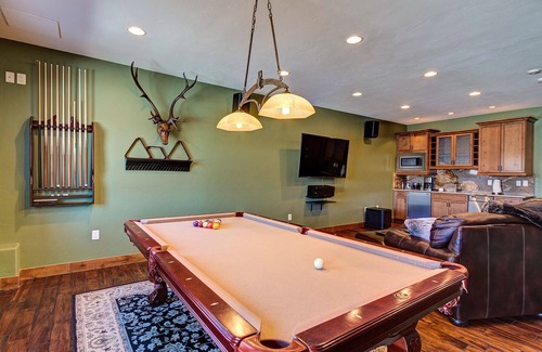 Baldy Mountain Cabina | Amazing views from this Breckenridge Mountain Lodge. Hot Tub, Fire Pit & Shuttle