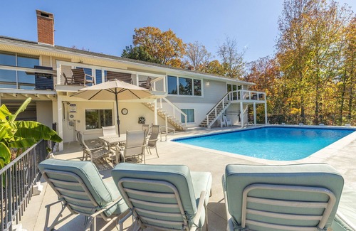Landrum Casa | Amazing Views - Heated Pool - Hot Tub - Game Room - Enjoy!