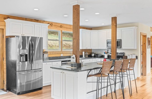 Elkton Cabina | AMAZING VIEWS! Hiking/Shenandoah ParkAccess/62 Private ACRES-4 Bedroom Suites
