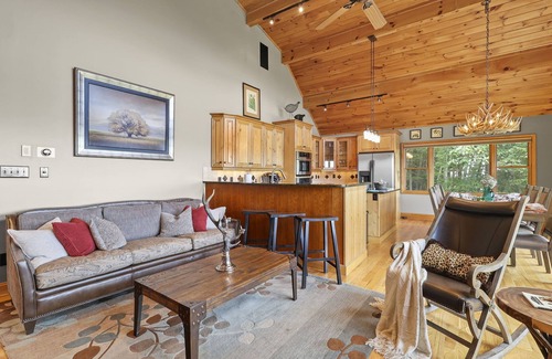 Beech Mountain Cabina | Amazing Views*HotTub*Sauna*GameRooms Dog-friendly!