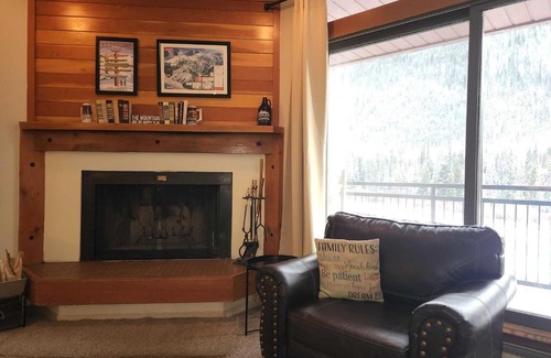 Lakeside Village Hotel | Amazing Views in Keystone