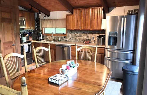 Flat Hollow Marina Casa | AMAZING views, Lakefront home with private boat dock in Flat Hollow