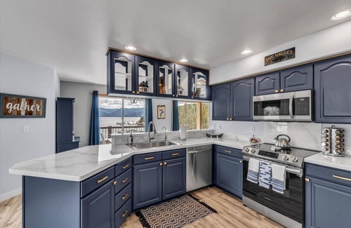 Bayview Casa | Amazing Views Near Silverwood Theme Park @ Bayview