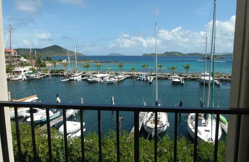 Red Hook Apartamento | Amazing Views Ocean Front Sapphire Village