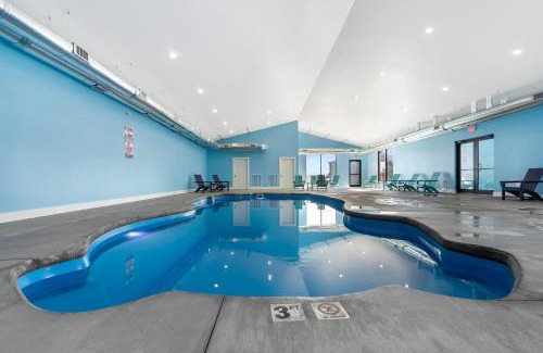 Hollister Cabina | Amazing Views of Table Rock, Pvt Hot Tub, Theatre Room, Free Daily Tickets to Branson Attractions!