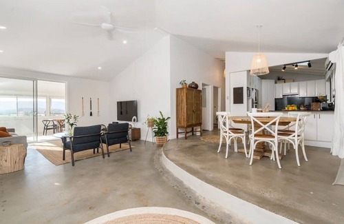 Myocum Casa | Amazing views of the hinterland, short drive to the beach and Byron