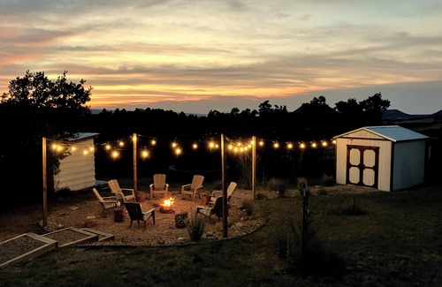 Larkspur Casa | Relaxing Countryside Escape, entire home on private Land with Hot Tub