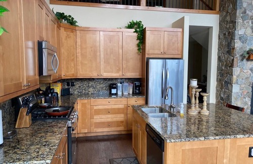 Cle Elum Casa | Amazing Views, Private lodge, Hot Tub and Sauna for a dreams vacation