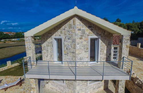 Zaton Villa | Ele increíble Villa, 1 m del mar