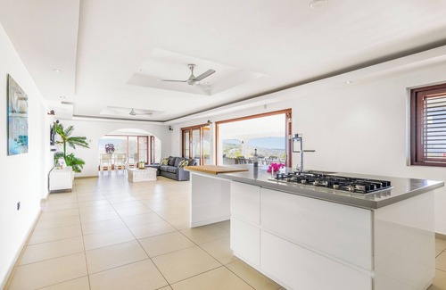 Bisento Villa | Amazing Villa for 10 guests w/ Private Pool, Intimate Outdoors & Ocean Panoramas