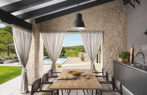 Ripenda Verbanci Villa | Amazing Villa Vizzani, with a Pool