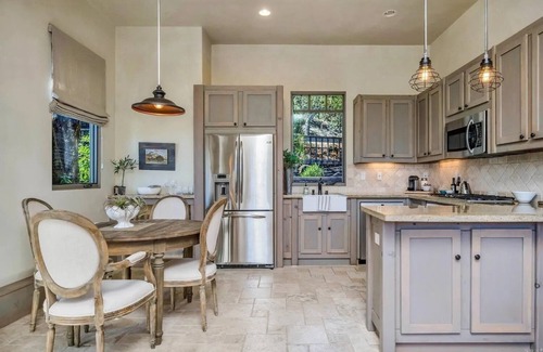 Calistoga Casa | Amazing Vineyard Views - Spacious Wine Country Villa