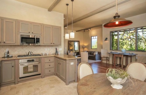 Calistoga Casa | Amazing Vineyard Views - Spacious Wine Country Villa