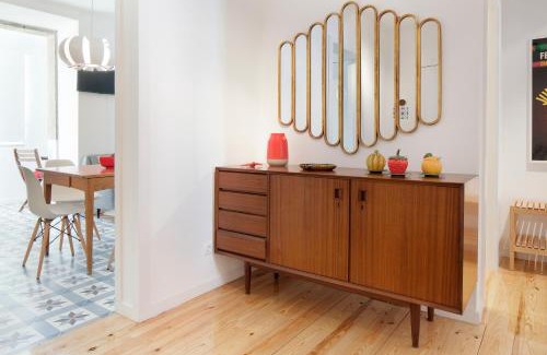 Sao Bento Apartamento | Amazing Vintage Flat with shared Garden in Principe Real Lisbon