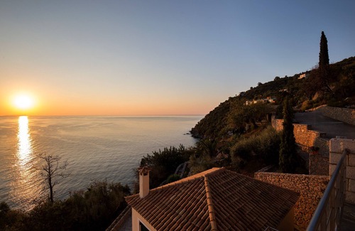 Livadi Villa | Leonardo da Vinci villa no. 4 increíbles vistas al mar Egeo