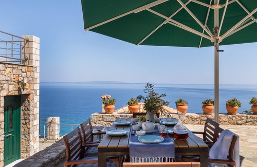 Livadi Villa | Leonardo da Vinci villa no. 4 increíbles vistas al mar Egeo