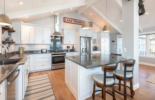 Gilford Casa | AMAZING WINNIPESAUKEE VIEWS Heated Pool Hot Tub AUGUST 30th WEEK SPECIAL