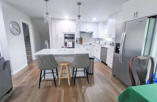 Martinez Casa | Amazing Women’s and Men’s Masters Tournament Rental- Fully Remodeled.