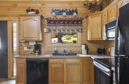 Branson Cedars Cabina | Amazing Wood Log Cabin Pvt Bañera de hidromasaje en Woods WIFI Fireplace Camp Budd Near Big Cedar
