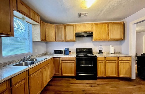 Lake Charles Casa | Amazingly clean, unique and spacious 4 Bedroom home near Casinos