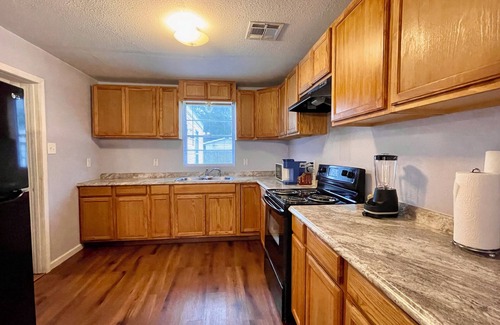 Lake Charles Casa | Amazingly clean, unique and spacious 4 Bedroom home near Casinos
