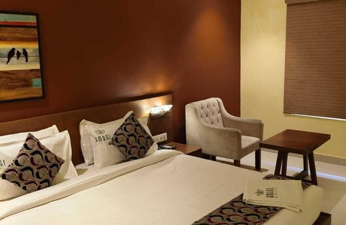 Irinjalakuda Hotel | Ambal Regency