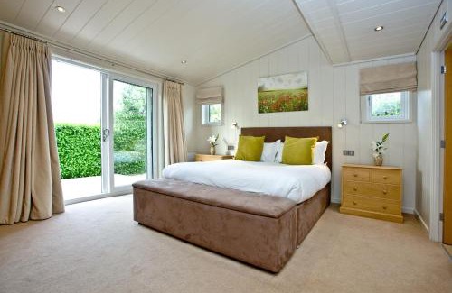 Cheddar Casa | Amber Lodge, Strawberryfield Park