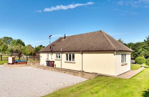 Alfreton Apartamento | Amber Lodge with private hot tub