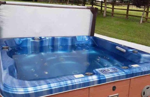 Alfreton Apartamento | Amber Lodge with private hot tub