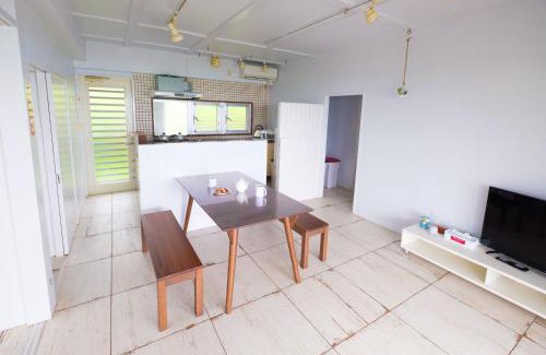 Kabira Casa | amber moon