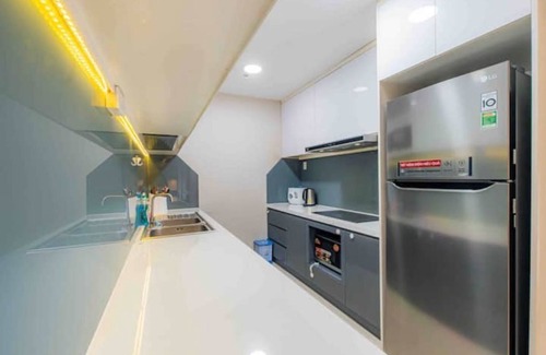 District 9 Condominio | AmbiHOME - Masteri Thao Dien T5 view pool and city