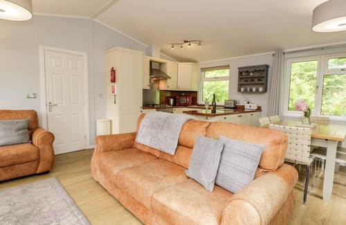 Troutbeck Cabaña | AMBLESIDE LODGE, pet friendly, with a garden in Windermere