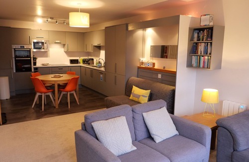 Ambleside Apartamento | Ambleview - fell views with balcony and private parking in central Ambleside.