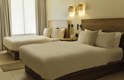 Daytona Beach Shores Hotel | Ambros Daytona