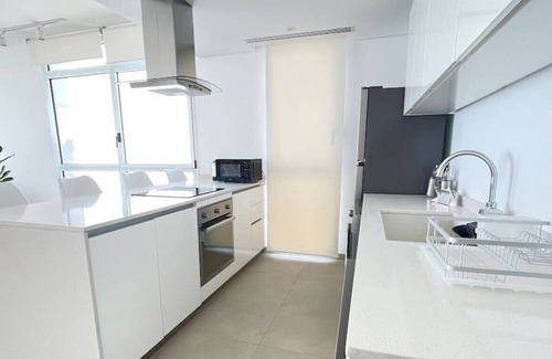 Aamchit Chalet De Esquí | Amchit Bay Beach Residences 2BR Rooftop w/ Jaccuzi