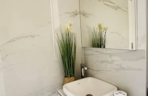 Aamchit Chalet De Esquí | Amchit Bay Beach Residences 1BR w/ Private Pool