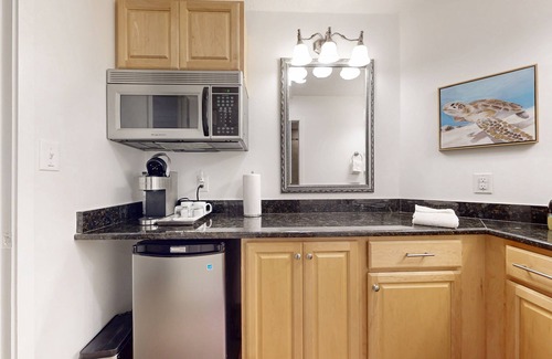 Fernandina Beach Apartamento | Ameila Island Plantation condo with beach access, private patio and pool.