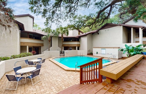 Fernandina Beach Apartamento | Ameila Island Plantation condo with beach access, private patio and pool.