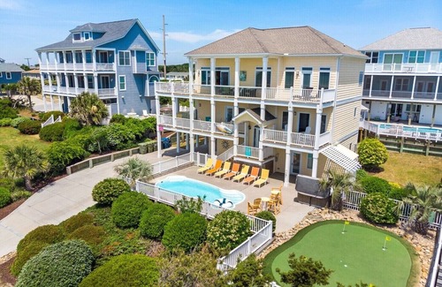 Emerald Isle Casa | Servicios GALORE! Piscina privada, jacuzzi, ascensor y más!