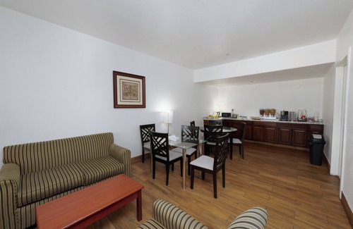 Ridgecrest Hotel | America Inn & Suites