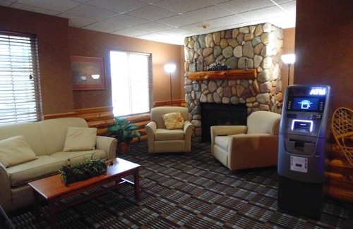 Houghton Lake Hotel | American Inn and Suites Houghton Lake