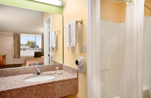 Orangeburg Hotel | American INN of Orangeburg