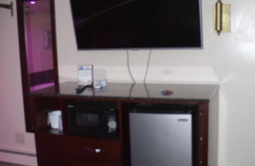 La Grange Hotel | American Inn & Suites