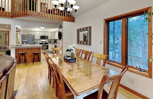 Blakeslee Casa | Chalet impecable de 5 dormitorios con muelle y piscina cubierta comunitaria