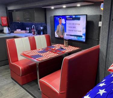 Saint Asaph Otro | American rv glamping with hot tub